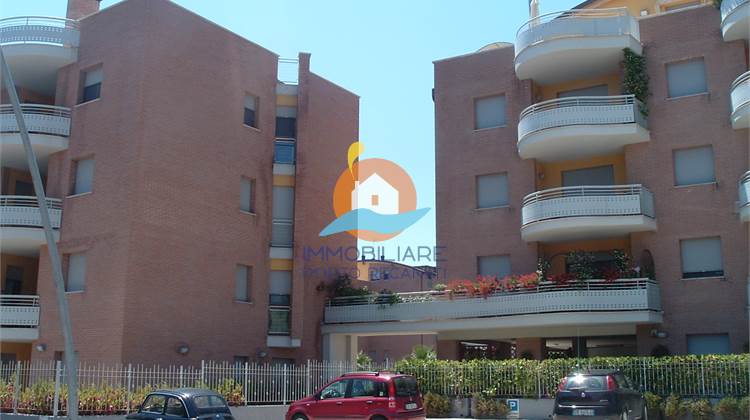 in struttura signorile, bilocale grazioso per l'intera estate