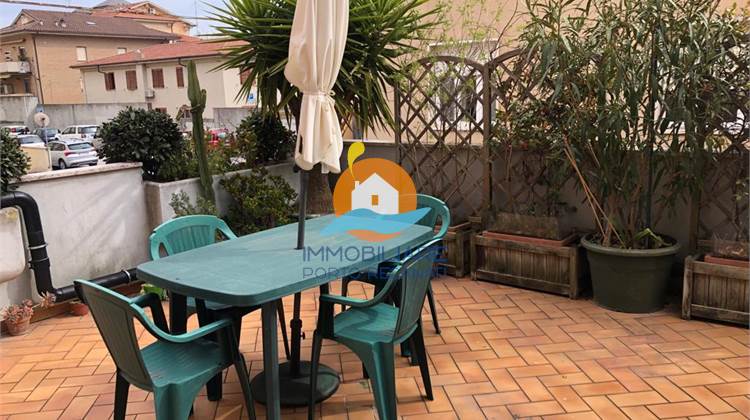 PORTO RECANATI CENTRO BILOCALE CON AMPIO TERRAZZO